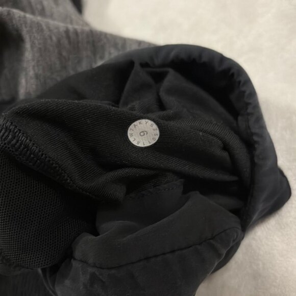 Lululemon size 6 womens Gray and Black Casual Shorts - Picture 6 of 7